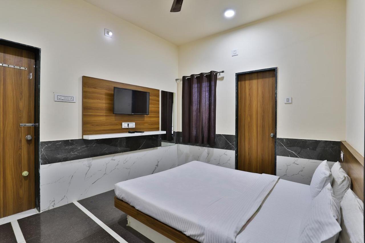 Spot On 37366 Hotel Mahalaxmi Dwarka  Ngoại thất bức ảnh