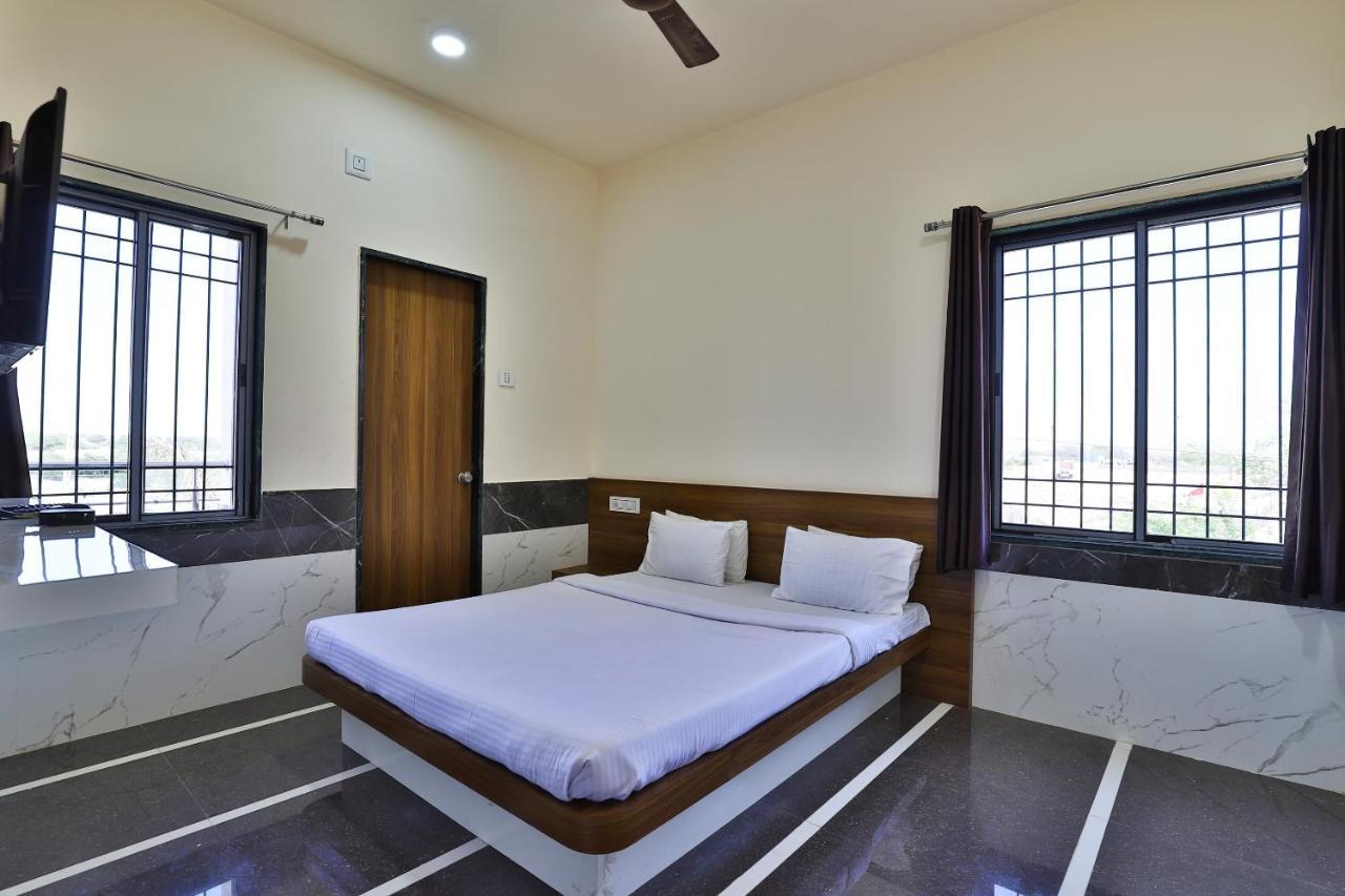 Spot On 37366 Hotel Mahalaxmi Dwarka  Ngoại thất bức ảnh