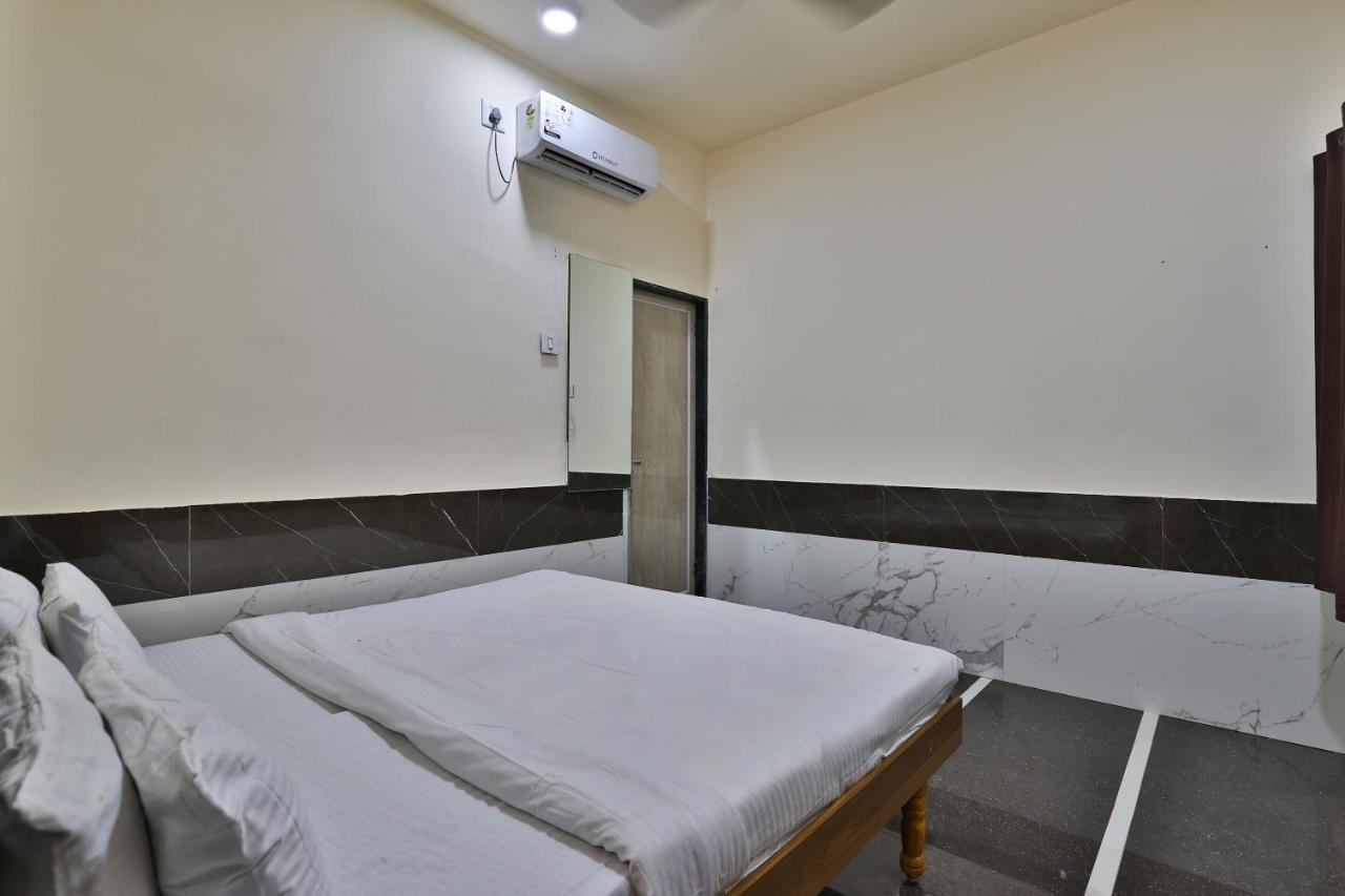 Spot On 37366 Hotel Mahalaxmi Dwarka  Ngoại thất bức ảnh