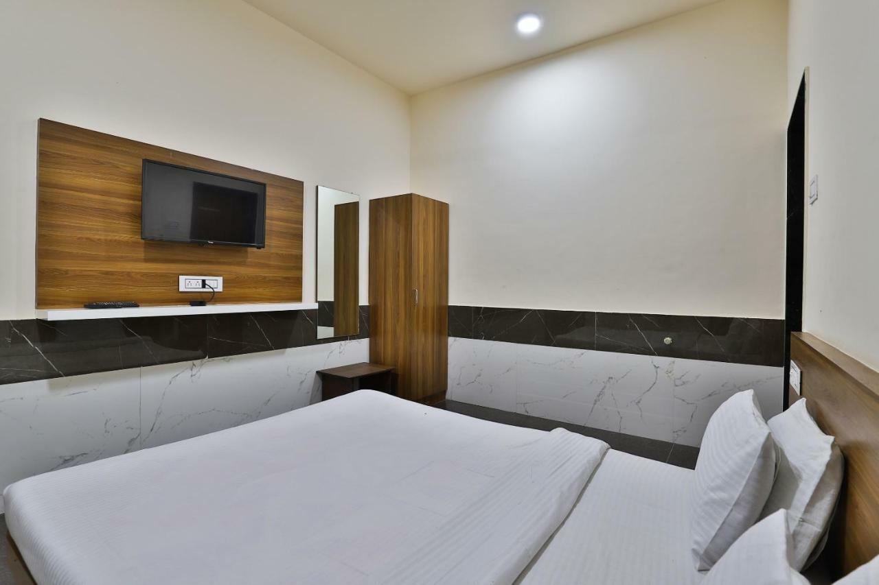 Spot On 37366 Hotel Mahalaxmi Dwarka  Ngoại thất bức ảnh