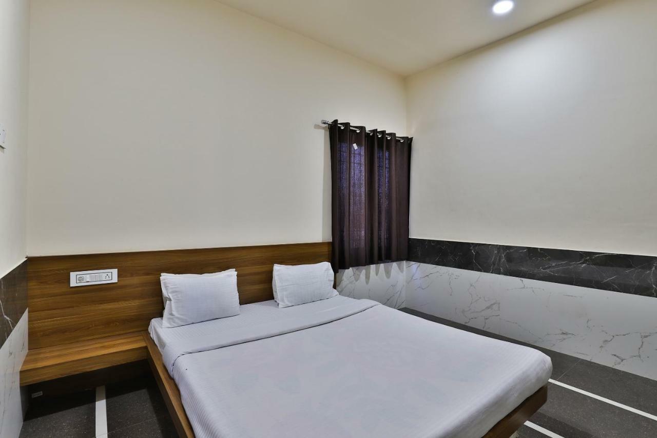 Spot On 37366 Hotel Mahalaxmi Dwarka  Ngoại thất bức ảnh