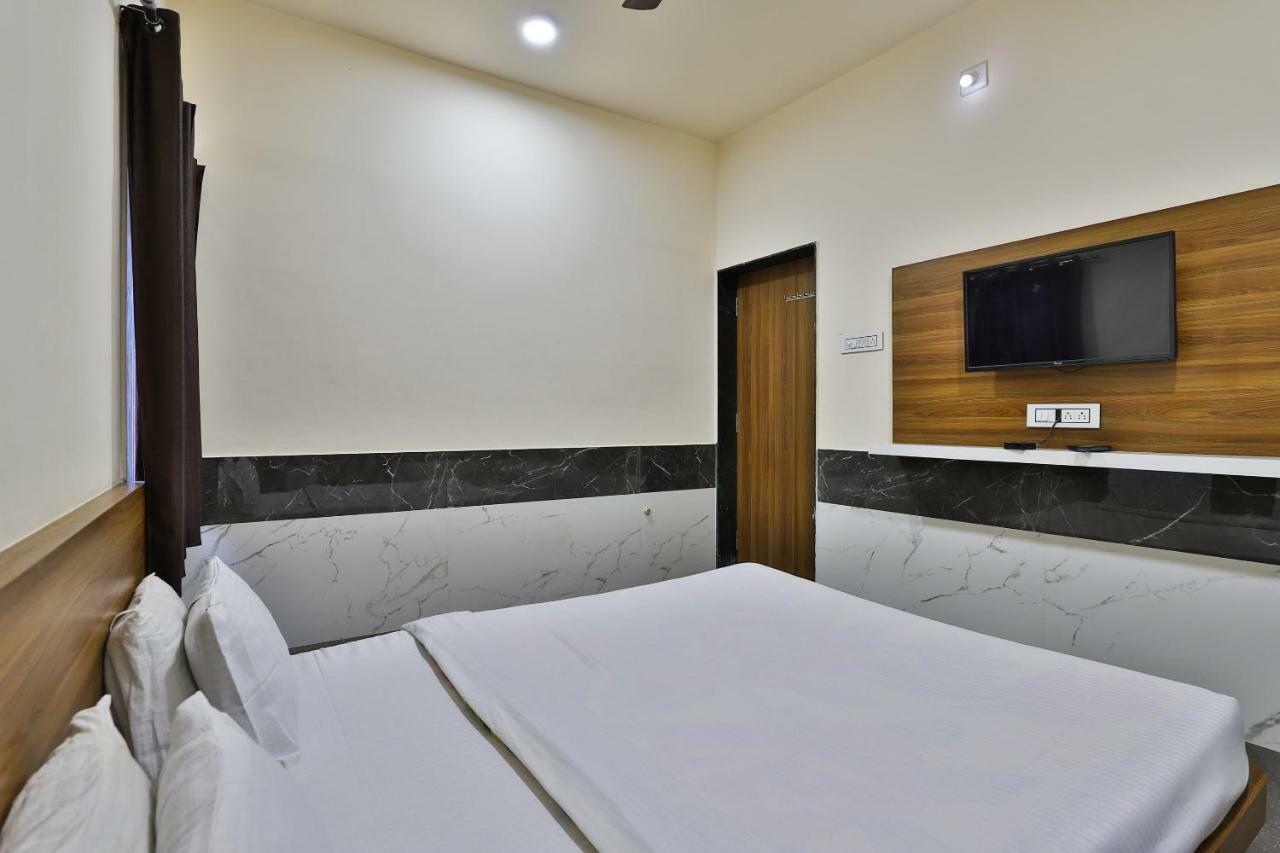 Spot On 37366 Hotel Mahalaxmi Dwarka  Ngoại thất bức ảnh