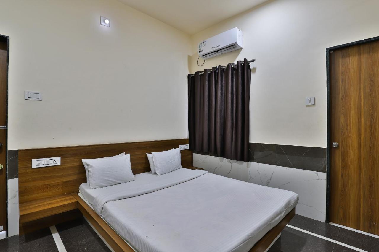 Spot On 37366 Hotel Mahalaxmi Dwarka  Ngoại thất bức ảnh