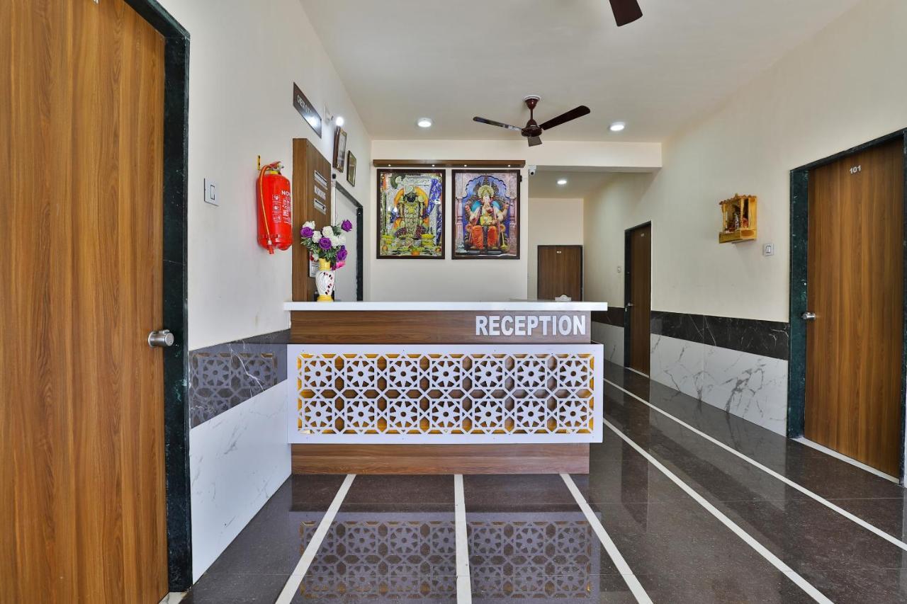 Spot On 37366 Hotel Mahalaxmi Dwarka  Ngoại thất bức ảnh