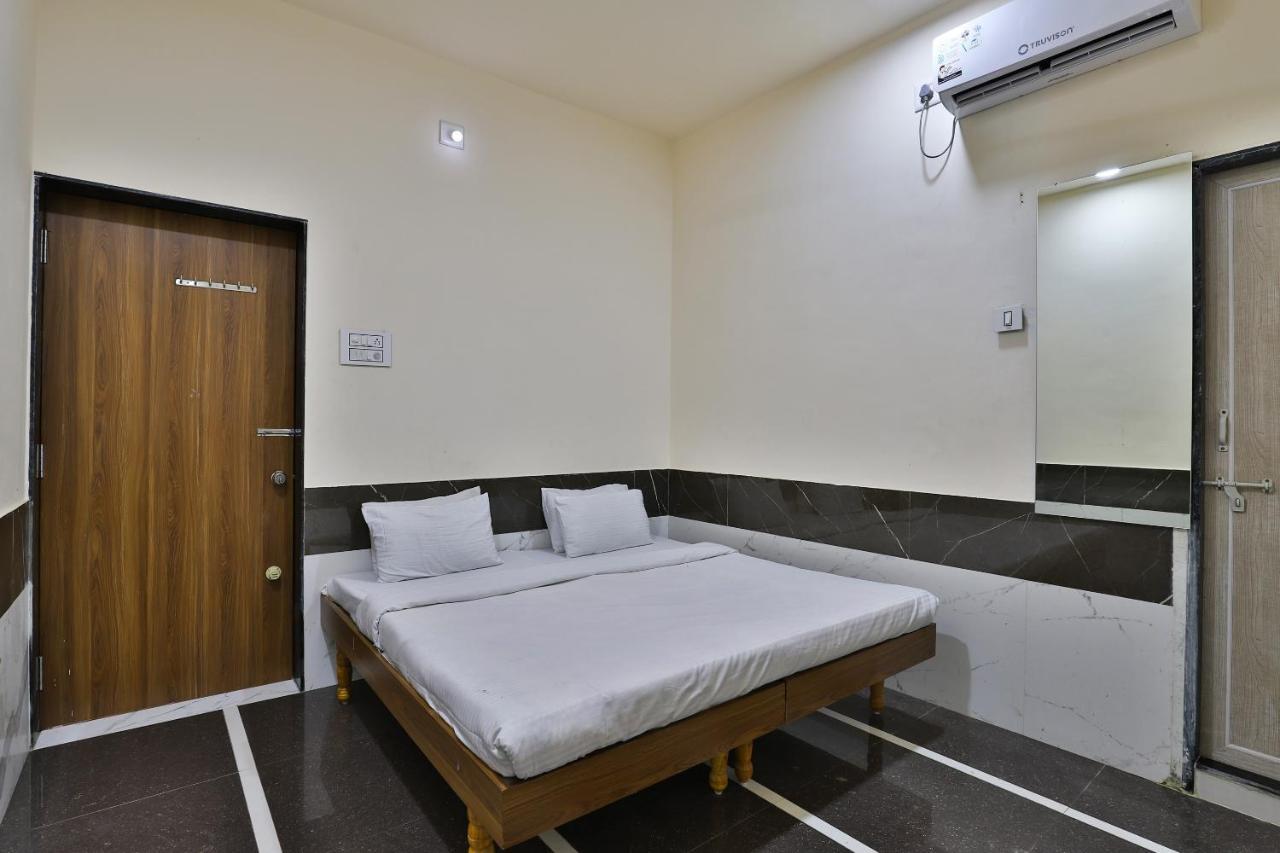 Spot On 37366 Hotel Mahalaxmi Dwarka  Ngoại thất bức ảnh