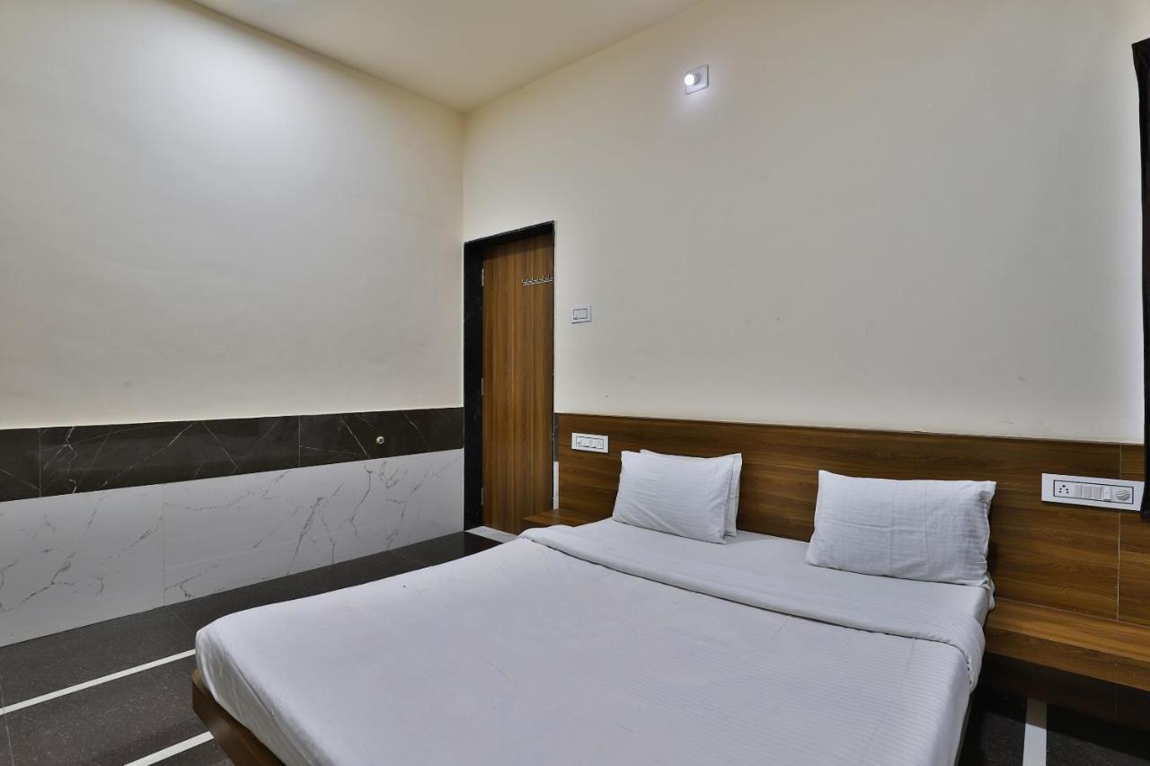 Spot On 37366 Hotel Mahalaxmi Dwarka  Ngoại thất bức ảnh